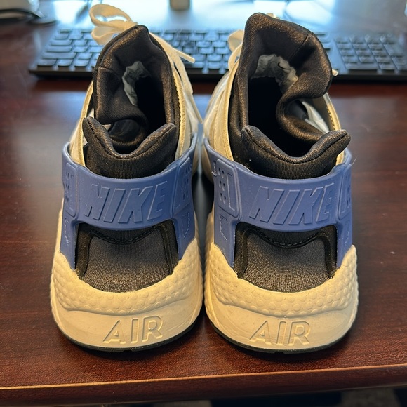 Men’s Nike Huarache - Picture 2 of 6